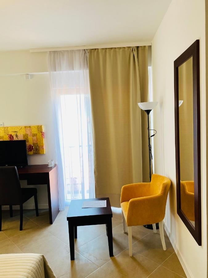 Hotel Vienna Herceg Novi Eksteriør billede